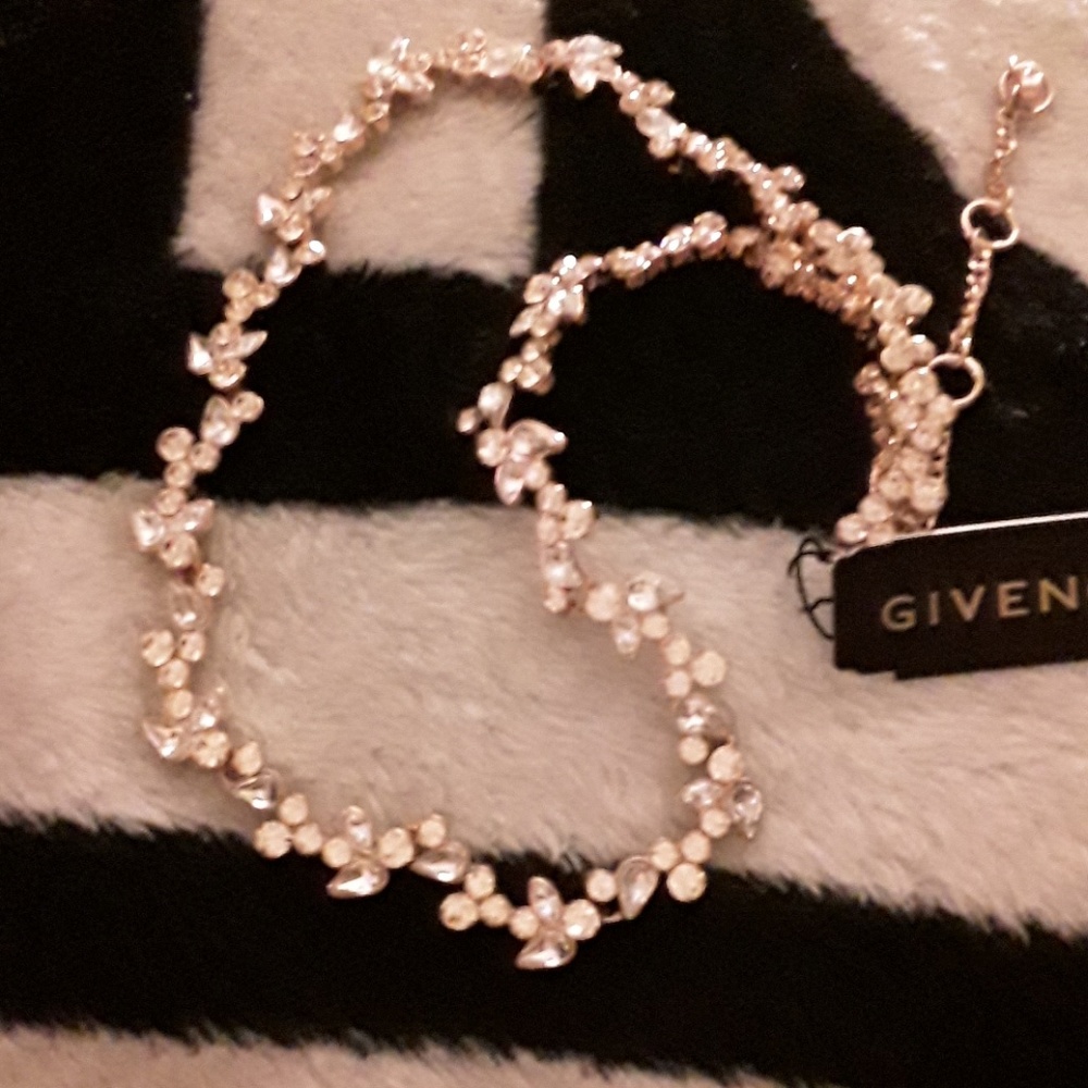 Gibency necklace